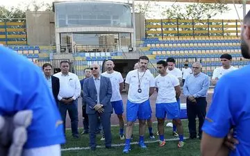 انتقاد شدید ستاره اسبق استقلال از فتحی: مدیریت باشگاه حاشیه‌ساز است