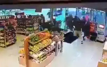 تصاویری وحشتناک از سرقت سوپرمارکت ها در آفریقای جنوبی