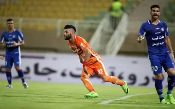 یک سوال از عجیب‌ترین بازیکن لیگ/ همین‌طوری می‌خواستی بیایی پرسپولیس؟