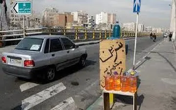 بازار سیاه بنزین در جاده‌های شمال / خرید و فروش علنی با قیمت‌های چند برابری !