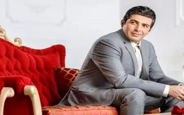 یک بازیگر دیگر مجری شد