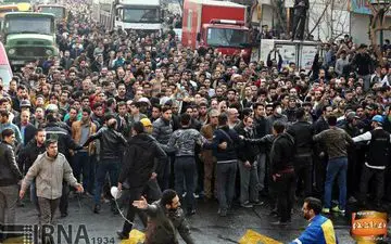 آقایان! لطفا کنار بکشید/ حواشی پلاسکو پیش لرزه است نه پس لرزه