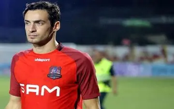 مدافع گرجستانی سپاهان قراردادش را با سپاهان تمدید کرد
