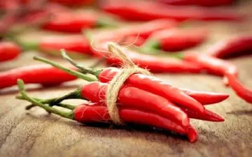 برای کاهش هوس های نمکی و قندی، فلفل مصرف کنید