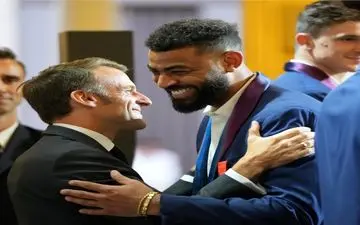 نشان افتخار به بازیکنان و کادر فنی تیم ملی توسط رئیس جمهور 