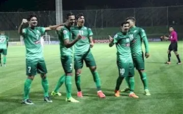 پرسپولیس دو گل از ذوب آهن عقب افتاد / بازی ادامه دارد 
