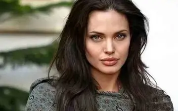 عکس های باورنکردنی از تغییر جنسیت دختر 17 ساله آنجلینا جولی!