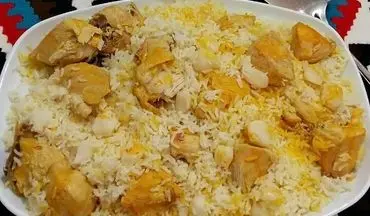 طرز تهیه سیر پلو شمالی با مرغ؛ خوشمزه و معطر به روش سنتی