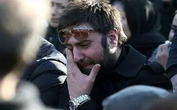 خواننده معروفی که عزیزانش را در سقوط هواپیما از دست داد/عکس