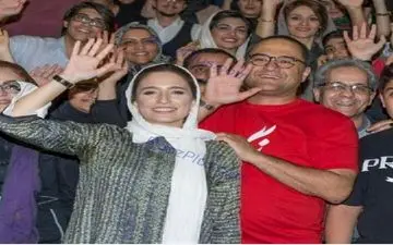 رامبد جوان و همسرش در پردیس سینمایی کوروش بازهم با تی شرت معروف+عکس