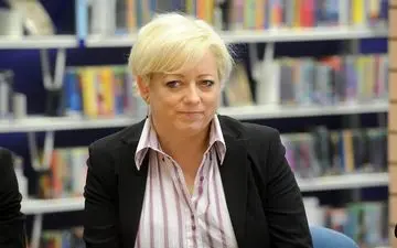 به دلیل افزایش آمار خودکشی در انگلیس؛ «ترزا می» وزیر پیشگیری از خودکشی منصوب کرد