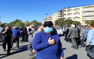 ظریف در تشییع شهید نیلفروشان متفاوت حاضر شد

