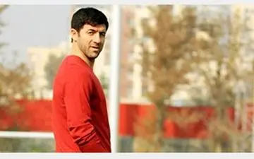 مربی پرسپولیس  ۲ سال دیگر با پرسپولیس تمدید کرد