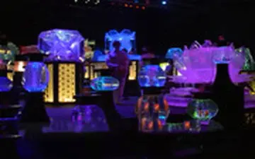 آکواریوم هنری توکیو با ۱۰ هزار ماهی