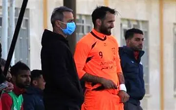  محسن عاشوری استعفا کرد  