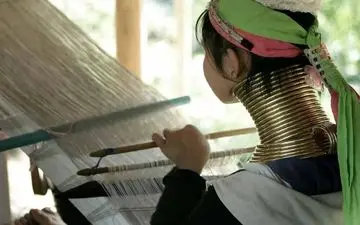 ماجرای جالب گردن خیلی دراز این زنان چیست؟+ عکس