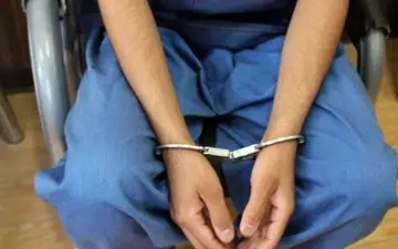 دوستم زنم را آزار داد، او را کشتم
