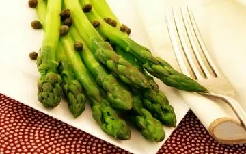 بهبود کیفیت خواب شبانه با مصرف منظم ۸ گزینه غذایی