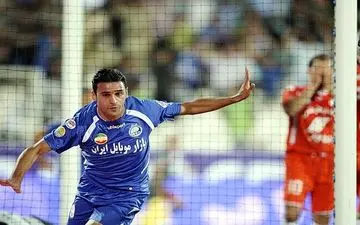 آقای گل استقلال، ممنوع‌الخروج شد!