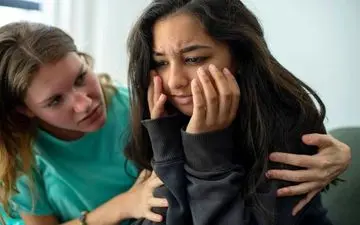 چه نوع غم و گریه‌ای از علائم افسردگی است؟