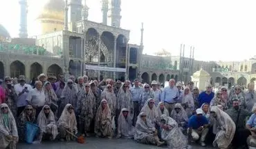  حضور متفاوت گردشگران‌ خارجی درحرم‌ حضرت‌ معصومه! + عکس
