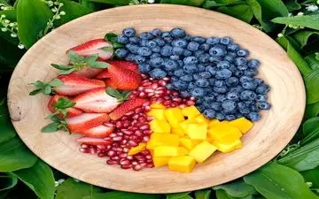 چه مواد غذایی همراه با ورزش به کاهش چربی‌های شکمی کمک می‌کند؟