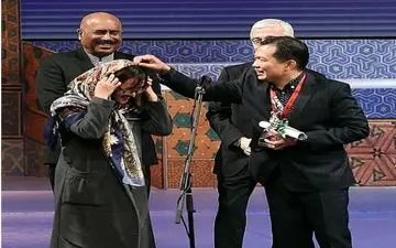 حرکت گشت ارشادی داور تُرک در اختتامیه جشنواره جهانی فیلم فجر