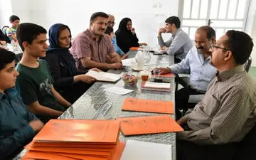 آغاز نظارت تعزیرات کرمانشاه بر ثبت‌نام مدارس
