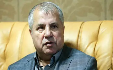 شوخی عادل فردوسی پور با تبخال علی پروین 