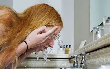 روزی چند بار باید چشم‌ ها را شست ؟