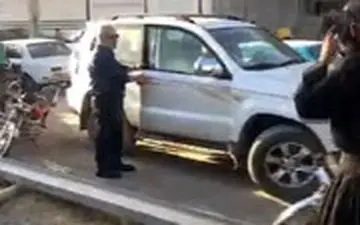  استقبال مردم از مهران مدیری در پشت صحنه فیلم مهدویان در بانه