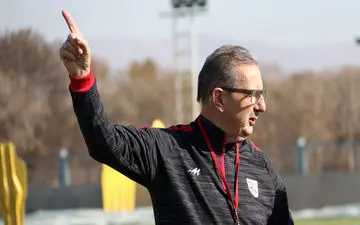 طعنۀ سنگین و عجیب سرمربی جدید تراکتورسازی به پُرشورها!