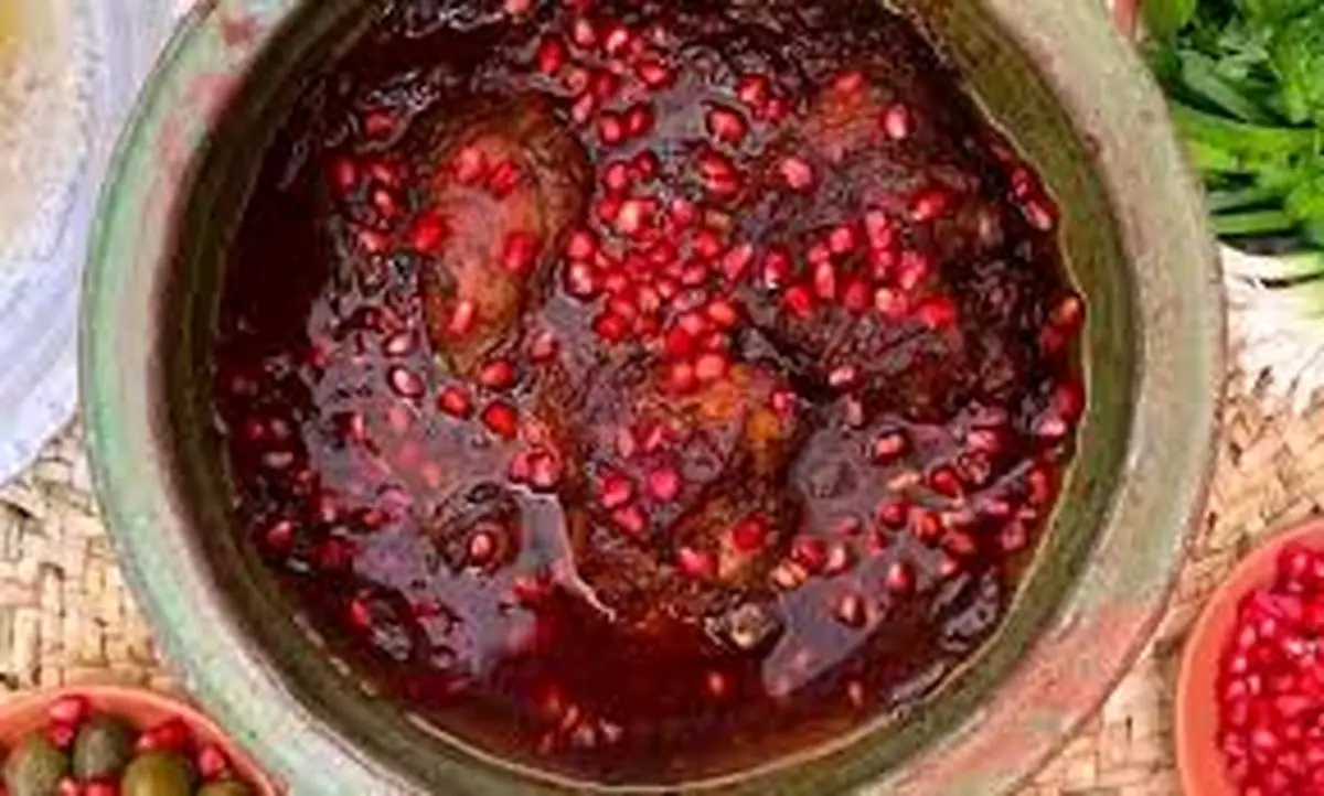غذای محلی خوشمزه آوردم براتون| طرز تهیه خورش انار و بادمجان
