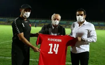 قدردانی قرمزها از مرد شماره چهارده