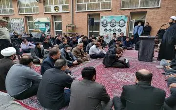 
عاشورا نزاع بین نور و ظلمت است/ وظیفه هیات مذهبی تربیت سرباز برای امام زمان(عج) است