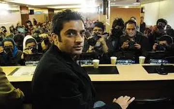 واکنش تند کارگردان«عاشقانه‌ها» به بیلبورد فیلمش! +عکس