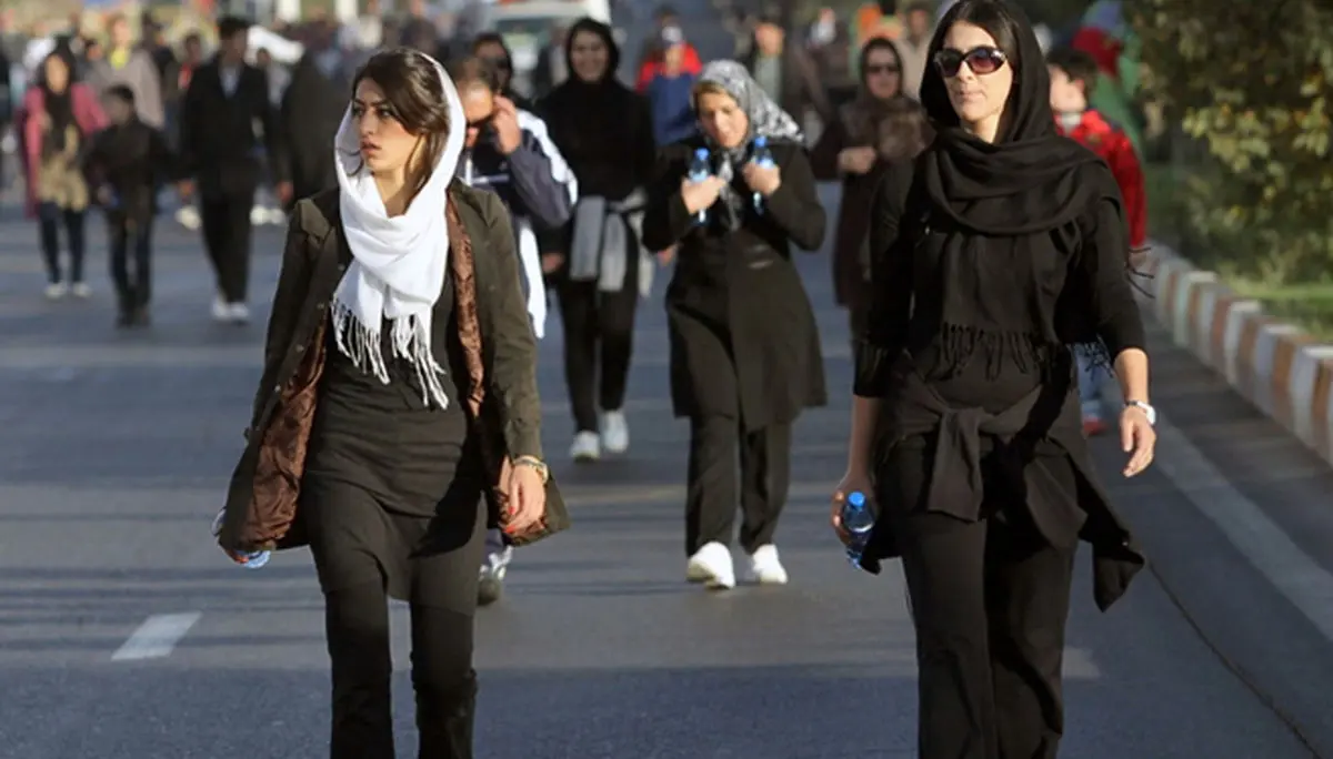 درباره شهروندان زن ایران حرف می‌زنید نه هندوانه؛ «توهین» تا چه حد؟
