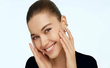 جواهرات لاکچری و متحیر کننده بازیگر ترک |جواهرات زیبای بولگاری بر گردن خانم بازیگر مشهور