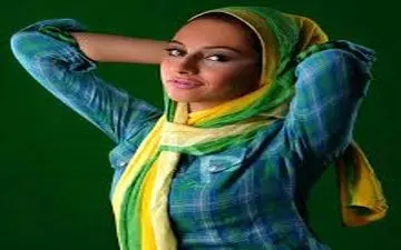 تصویری از تیپ و ژست ترلان پروانه در یک مراسم (عکس)