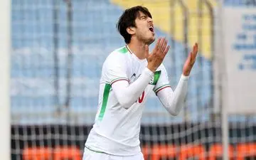 گل دوم ایران توسط سردار که به دلیل آفساید مردود شد | فیلم