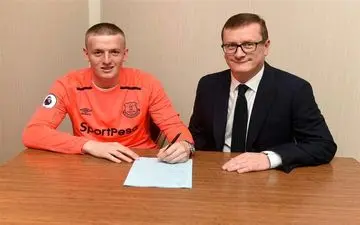  اورتون یک دروازه‌بان جدید به خدمت گرفت 