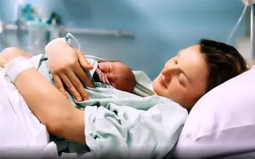 حضور همسر هنگام زایمان؛ حمایت یا دردسر؟