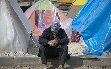  توضیحاتی درباره ویدیوی اقدام به آتش‌زدن چادر توسط یک زلزله‌زده