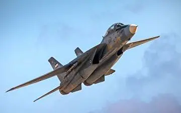 سوخت رسانی بوئینگ ۷۰۷ به جنگنده اف ۱۴ 