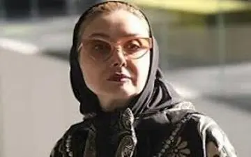 عکس یادگاری کتایون ریاحی در اکران فیلم دژاوو