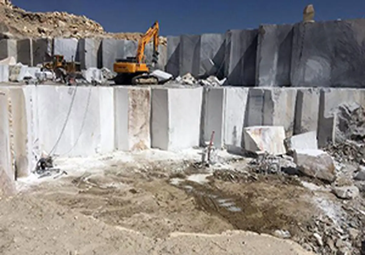 کشف محموله ۴۷۱ میلیاردی سنگ قاچاق در بندرانزلی