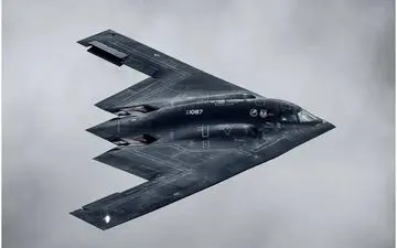 نگاهی شگفت‌انگیز به خط تولید فوق‌محرمانه بمب‌افکن رادارگریز B-2 (+تصاویر)