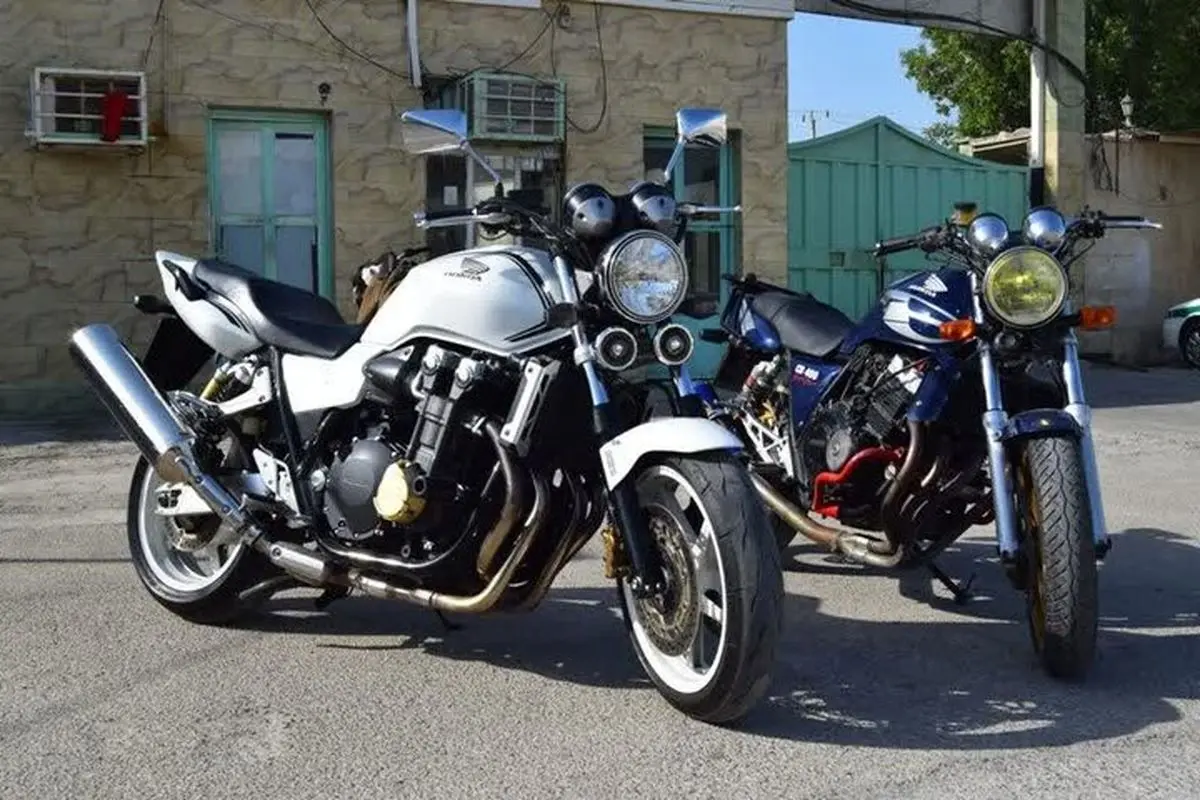 
موتورسیکلت‌های قاچاق در بوشهر توقیف شدند
