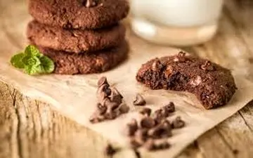 طرز تهیه کلوچه شکلاتی تابه ای!