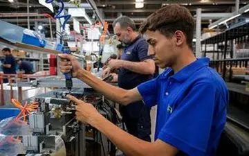 بعد از اتمام قرارداد تکلیف کارگران چه می شود؟

